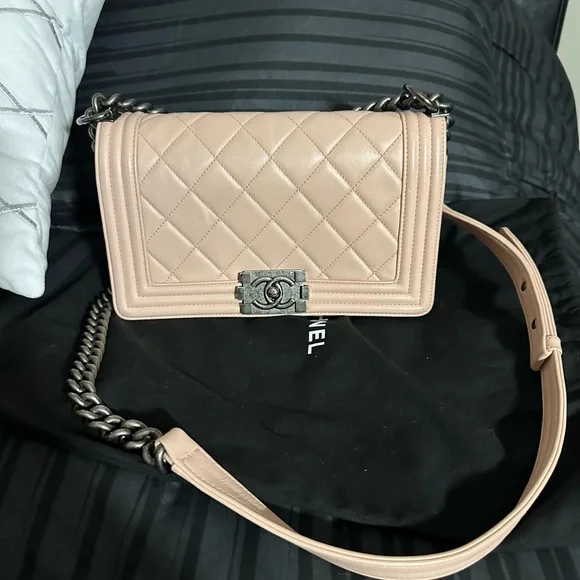 Grained Calfskin Quilted Small Boy Flapped Dusty Pink Chanel. - Picture 3 of 13